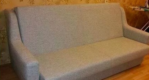 Перетяжка дивана. Строитель
